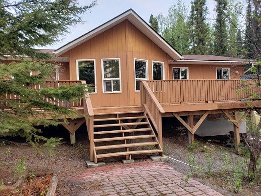 Cottage With Outdoor Deck