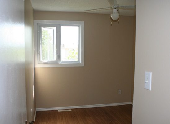 Small Room With Ceiling Fan