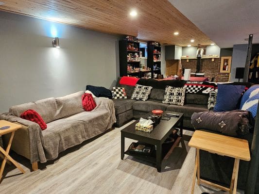 Cozy living room with sectional sofa.